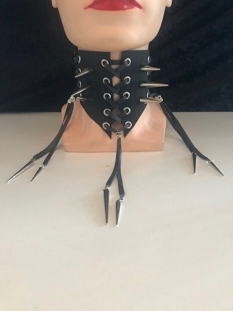 Gothic collar choker spikes rubber met doodskop